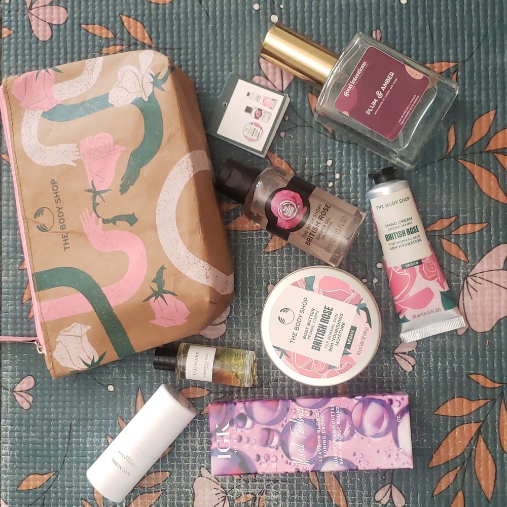Bundle of The Body Shop products & IGK blonde toning drops